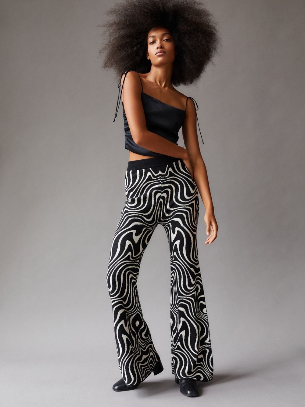 Urban Outfitters Another Girl Black & White Wave Pattern Knit Flared Skirt